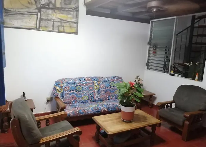 Santa Barbara'S Santo Domingo'S Cozy Home